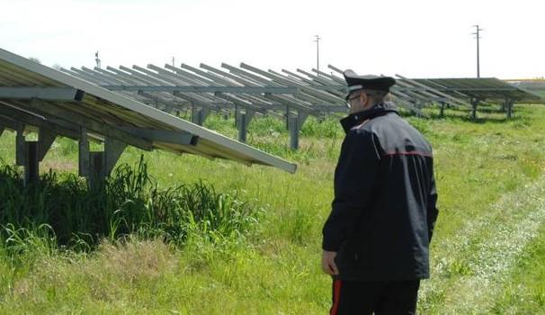 Primo Piano Vigilates E Carabinieri Sventano Furto Di Pannelli Solari